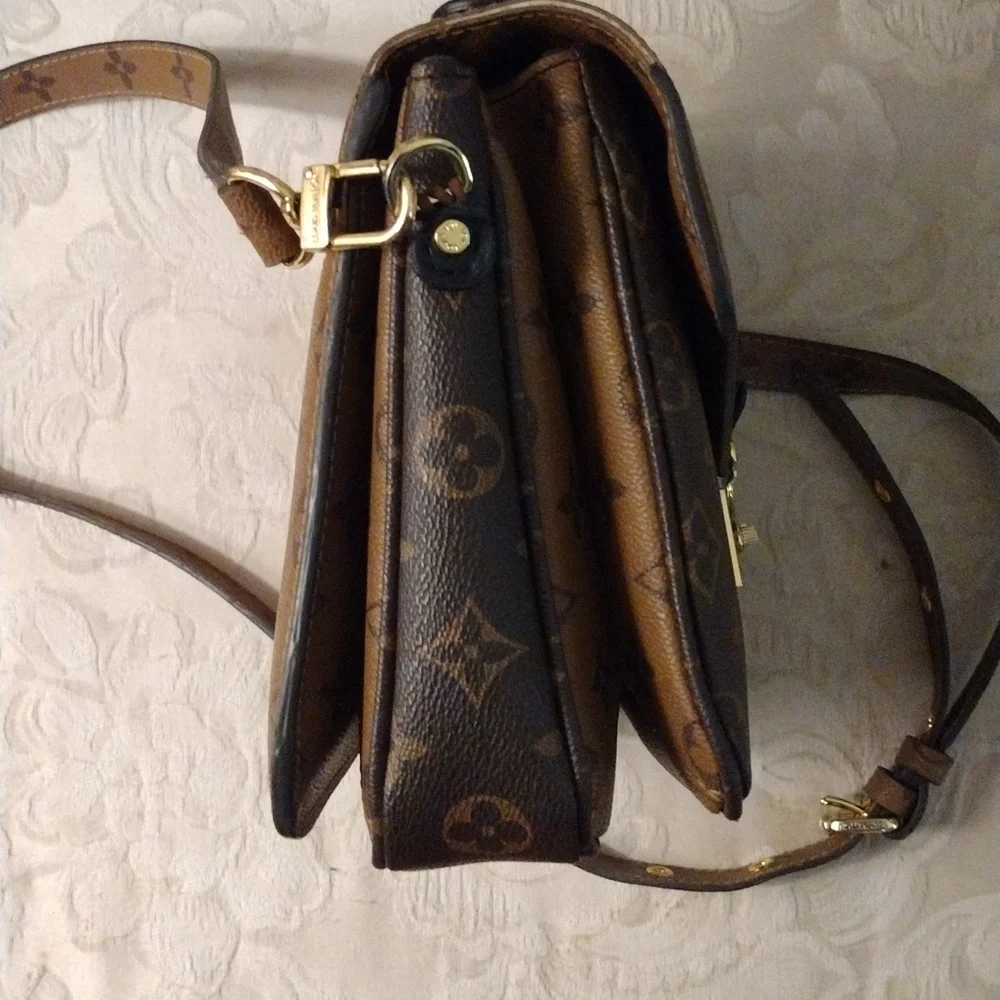 Louis Vuitton Reverse Monogram Pochette Metis - Picture 2 of 16